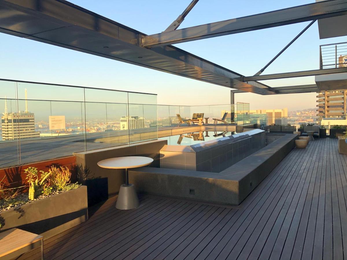 16 On Bree Luxury Studio Apartment With City Mountain Sea Views เคปทาวน์ ภายนอก รูปภาพ