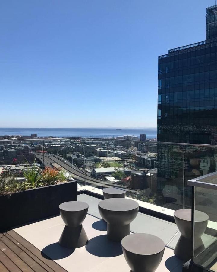 16 On Bree Luxury Studio Apartment With City Mountain Sea Views เคปทาวน์ ภายนอก รูปภาพ